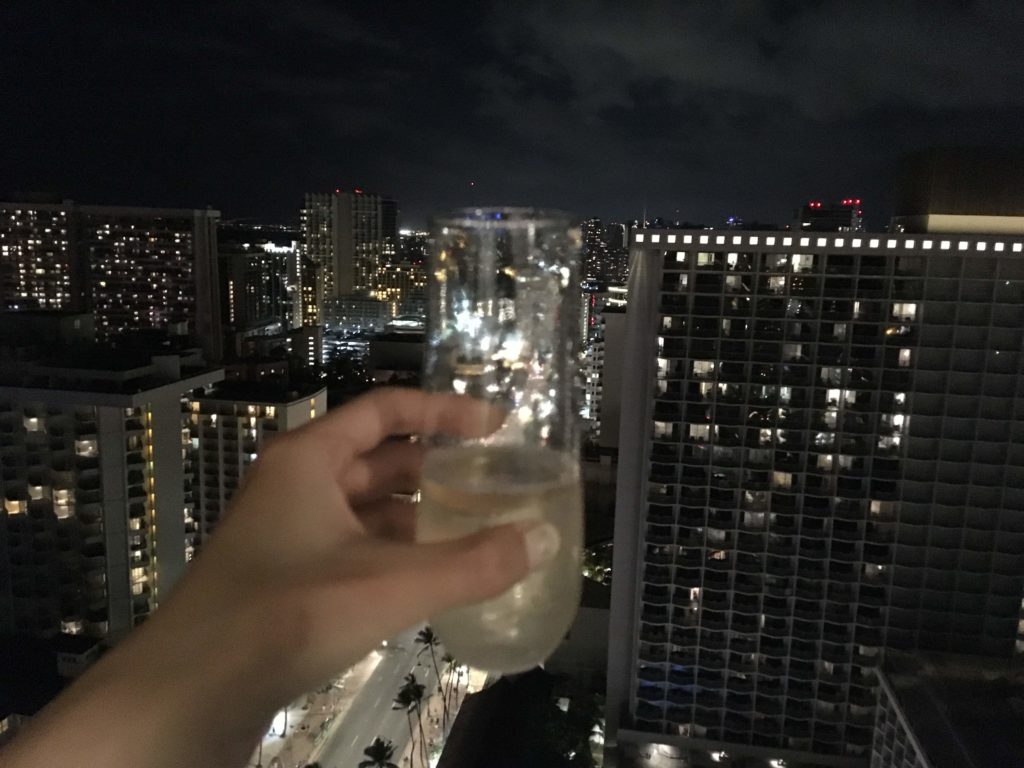 夜景とシャンパン